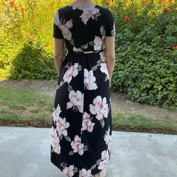 High-Lo Wrap Dress- Floral - Picture 4 of 6